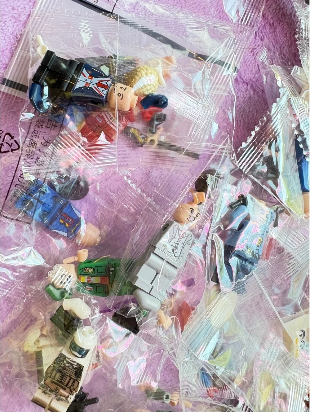 Mini figures  5 pieces.